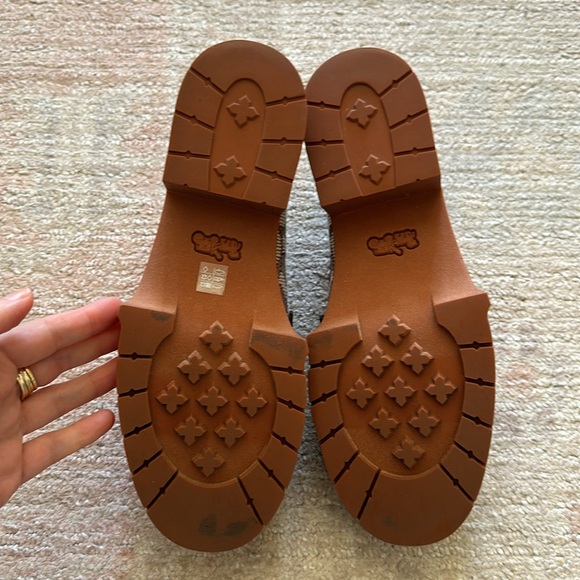 Coach Leah Monogrammed Loafers size 7.5 - Picture 3 of 4